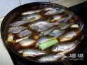 垮炖鲫鱼